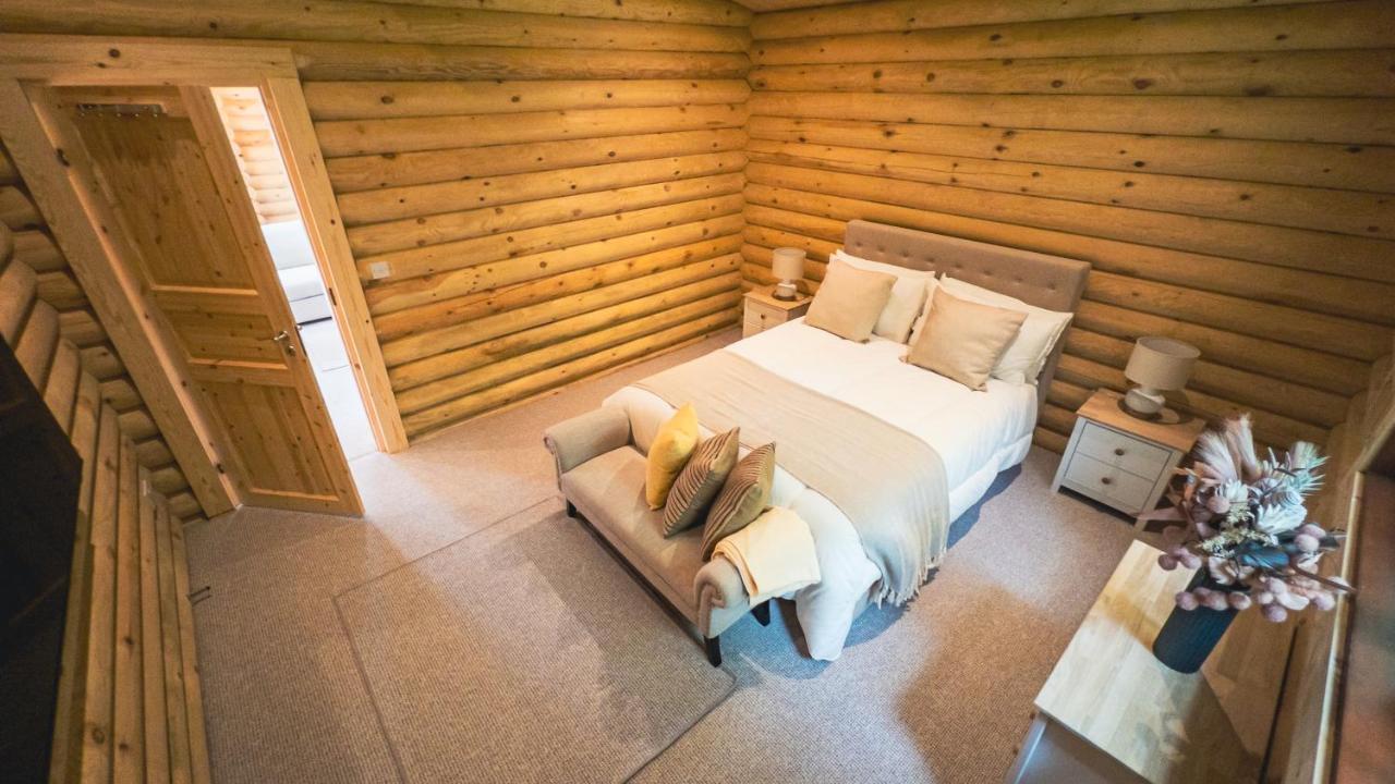 Aspen Lodge, Amazing New Log Cabin With Hot Tub - Sleeps 6 - Felmoor Park Morpeth Exterior photo