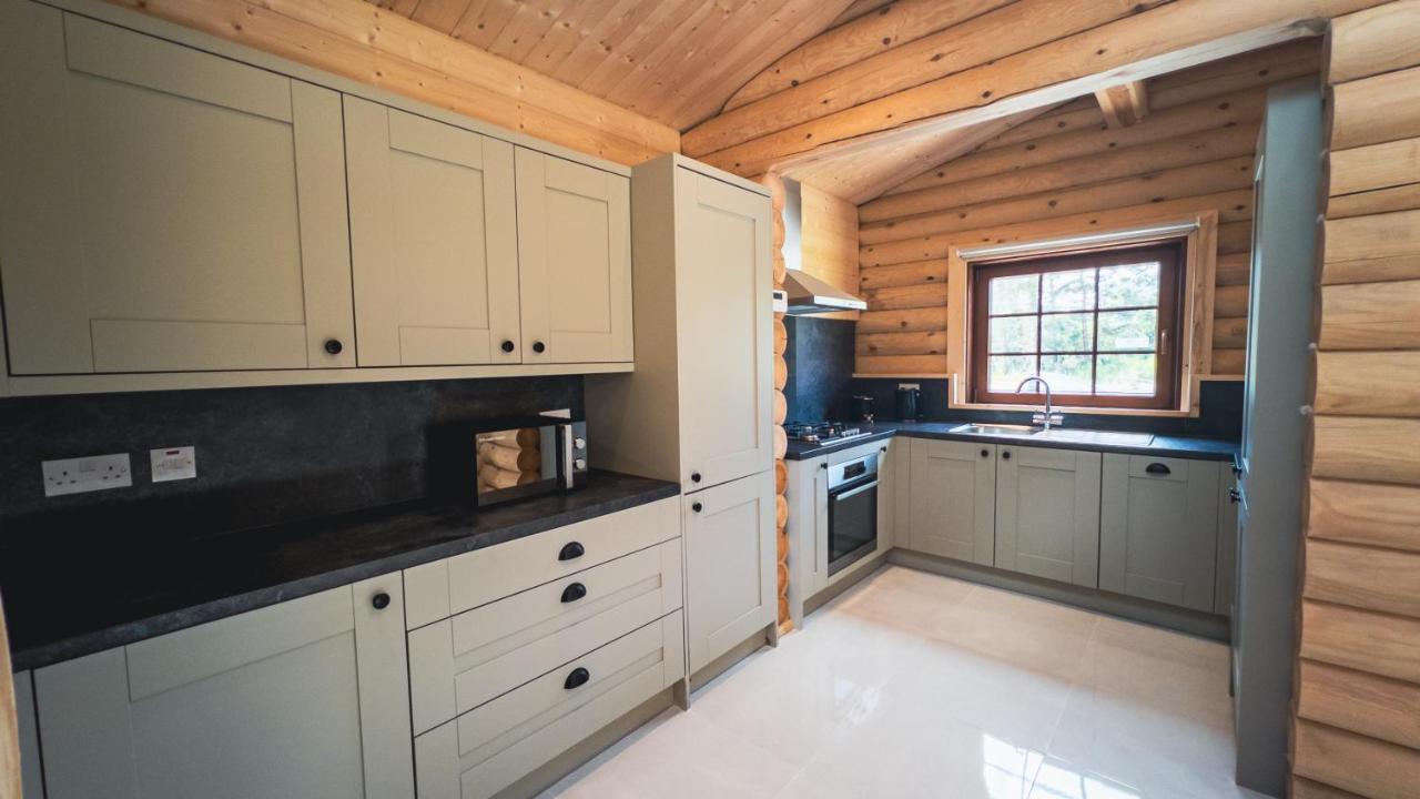 Aspen Lodge, Amazing New Log Cabin With Hot Tub - Sleeps 6 - Felmoor Park Morpeth Exterior photo