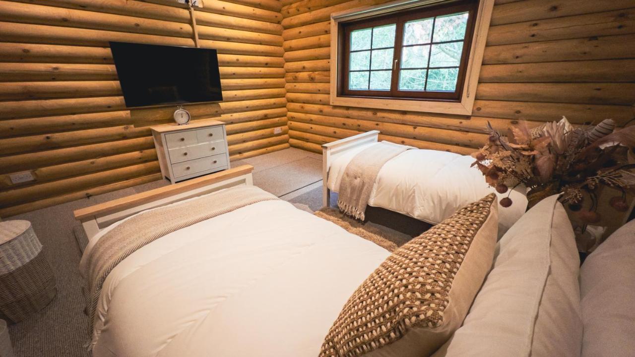 Aspen Lodge, Amazing New Log Cabin With Hot Tub - Sleeps 6 - Felmoor Park Morpeth Exterior photo