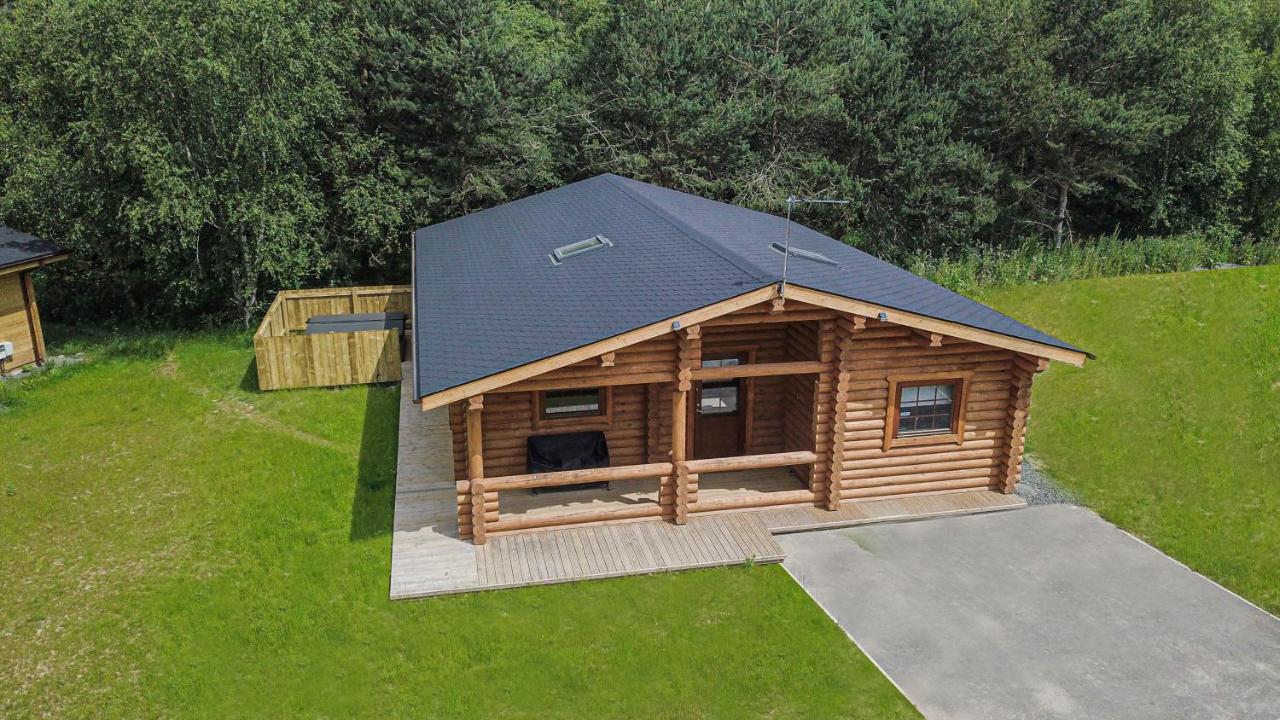 Aspen Lodge, Amazing New Log Cabin With Hot Tub - Sleeps 6 - Felmoor Park Morpeth Exterior photo
